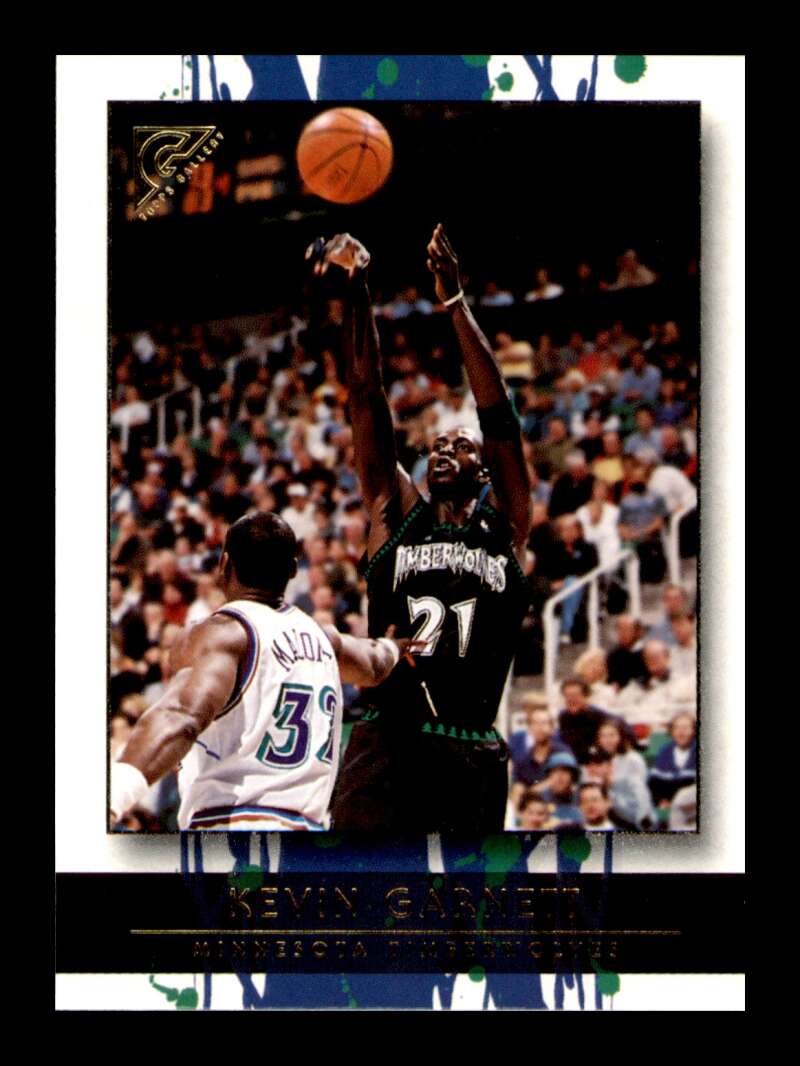 Load image into Gallery viewer, 2001-02 Topps Gallery Kevin Garnett #11 Image 1
