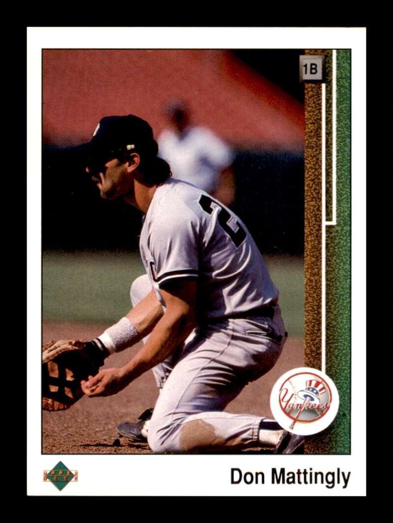 Load image into Gallery viewer, 1989 Upper Deck Don Mattingly #200 New York Yankees Image 1
