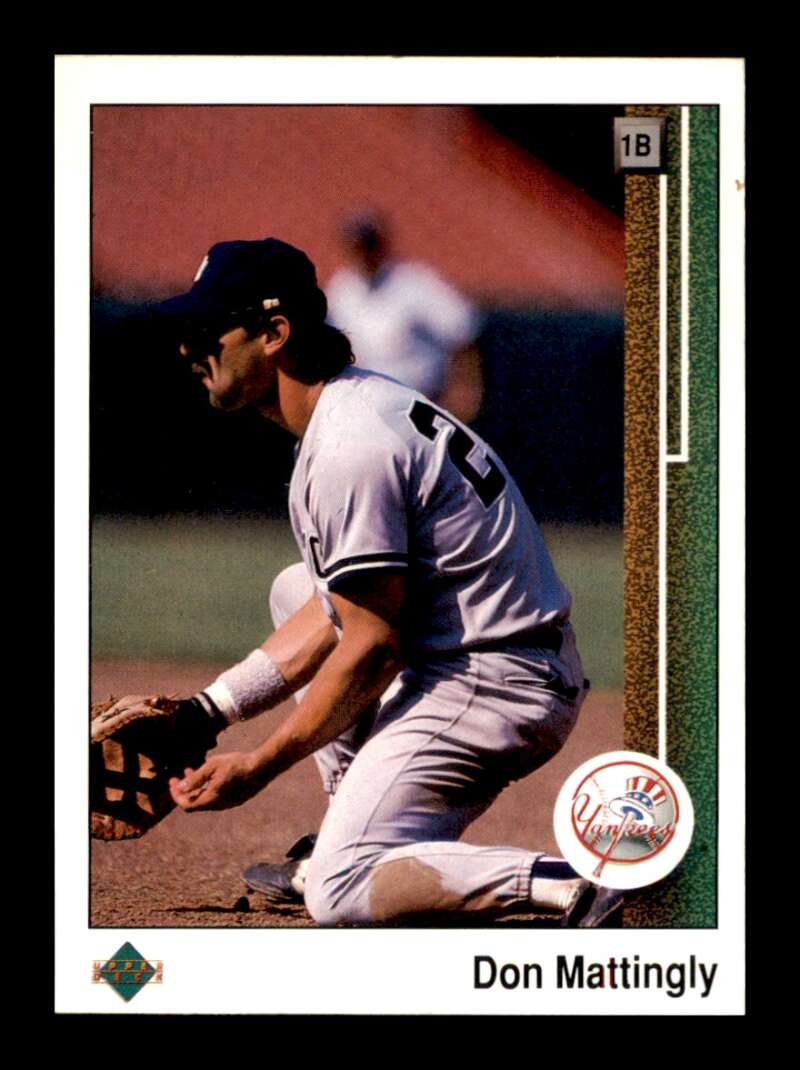 Load image into Gallery viewer, 1989 Upper Deck Don Mattingly #200 New York Yankees Image 1
