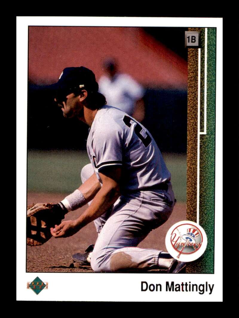 Load image into Gallery viewer, 1989 Upper Deck Don Mattingly #200 New York Yankees Image 1
