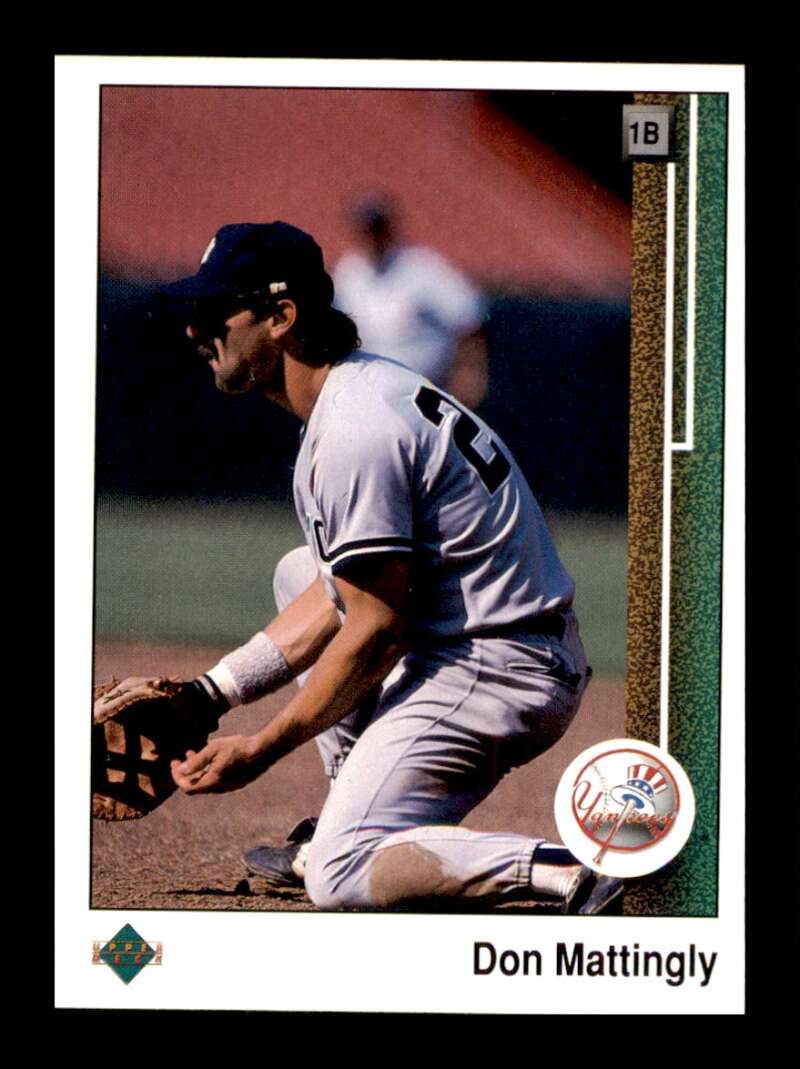 Load image into Gallery viewer, 1989 Upper Deck Don Mattingly #200 New York Yankees Image 1
