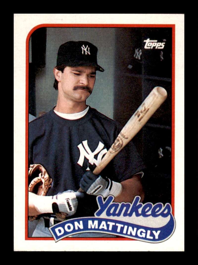 Load image into Gallery viewer, 1989 Topps Don Mattingly #700 New York Yankees Image 1
