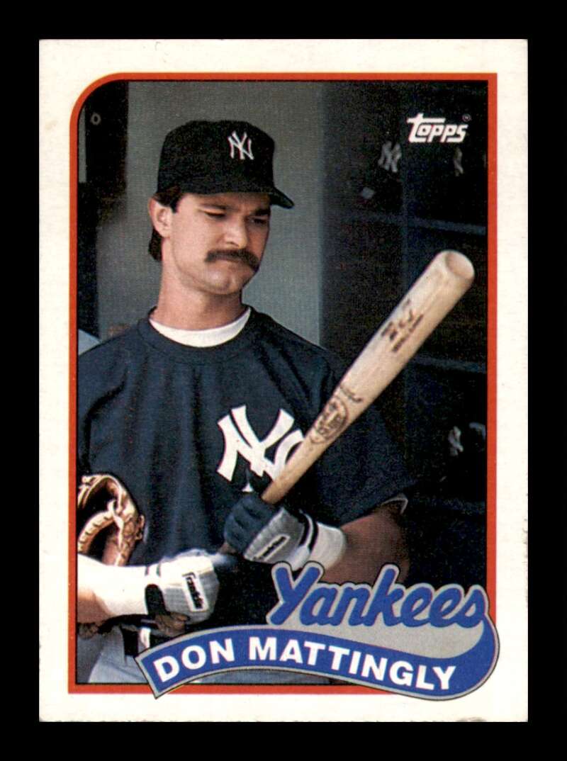 Load image into Gallery viewer, 1989 Topps Don Mattingly #700 New York Yankees Image 1
