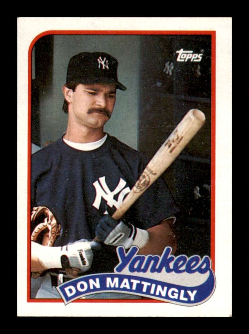 Load image into Gallery viewer, 1989 Topps Don Mattingly #700 New York Yankees Image 1
