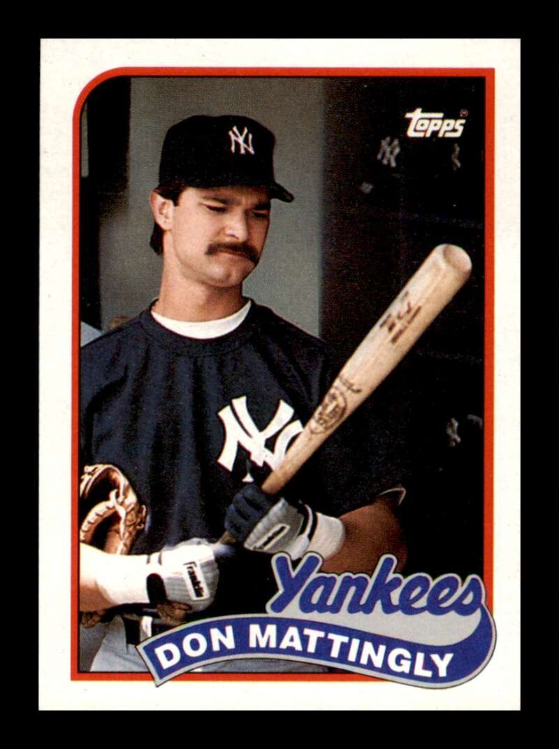 Load image into Gallery viewer, 1989 Topps Don Mattingly #700 New York Yankees Image 1
