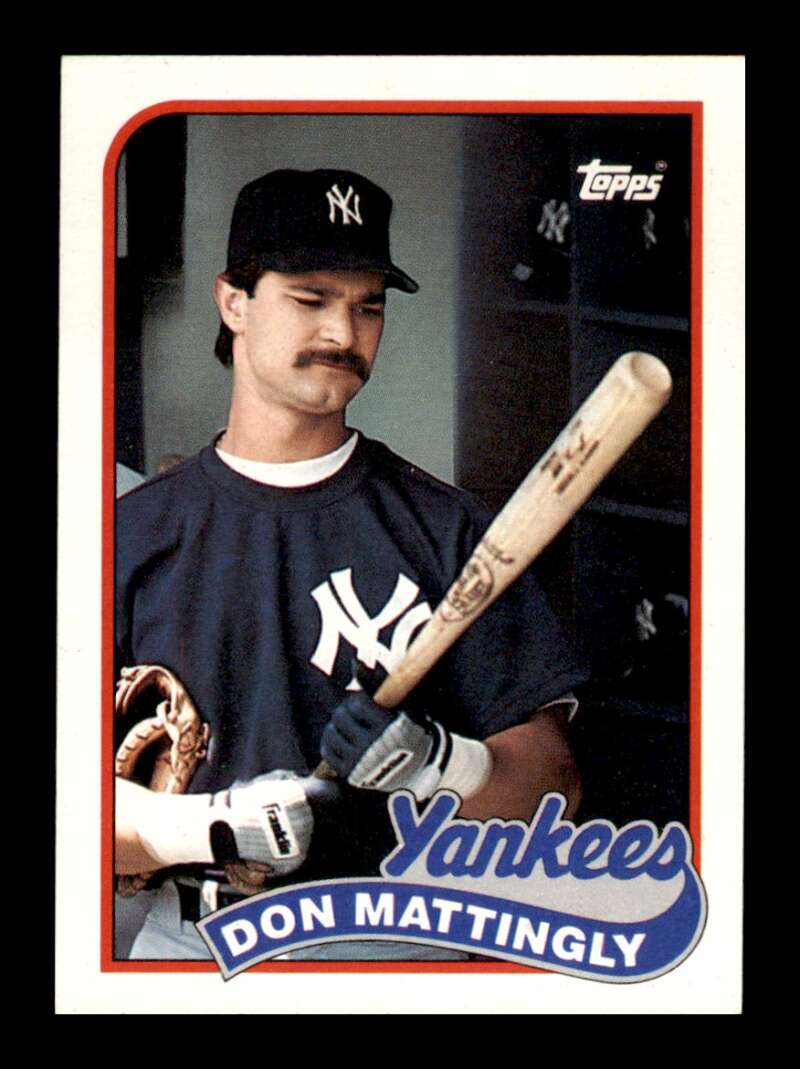 Load image into Gallery viewer, 1989 Topps Don Mattingly #700 New York Yankees Image 1
