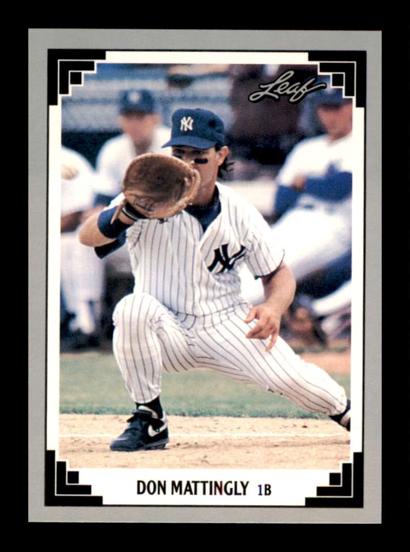 Load image into Gallery viewer, 1991 Leaf Don Mattingly #425 New York Yankees Image 1
