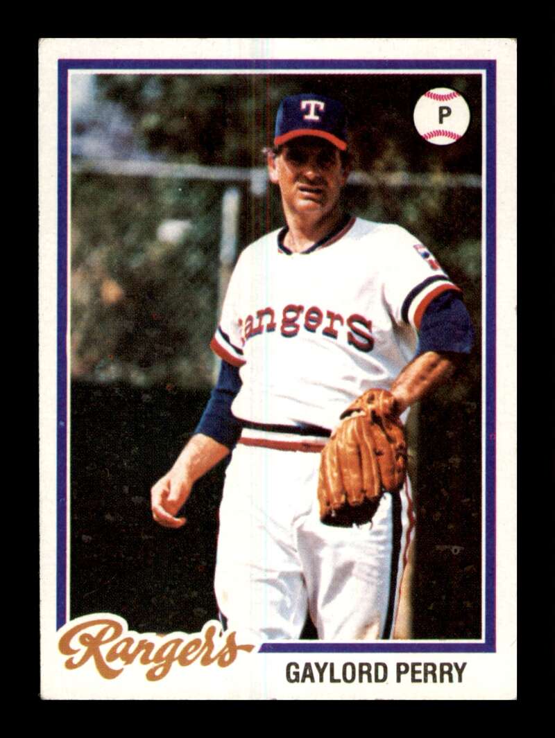 Load image into Gallery viewer, 1978 Topps Gaylord Perry #686 Texas Rangers Image 1
