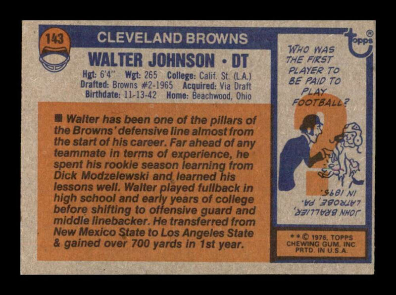 Load image into Gallery viewer, 1976 Topps Walter Johnson #143 Set Break Cleveland Browns Image 2
