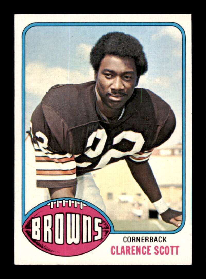 Load image into Gallery viewer, 1976 Topps Clarence Scott #107 Set Break Cleveland Browns Image 1
