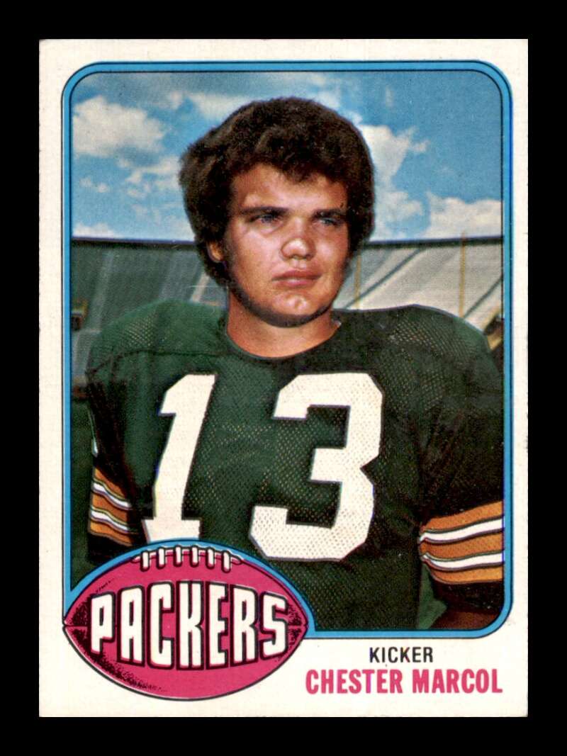 Load image into Gallery viewer, 1976 Topps Chester Marcol #185 Set Break Green Bay Packers Image 1
