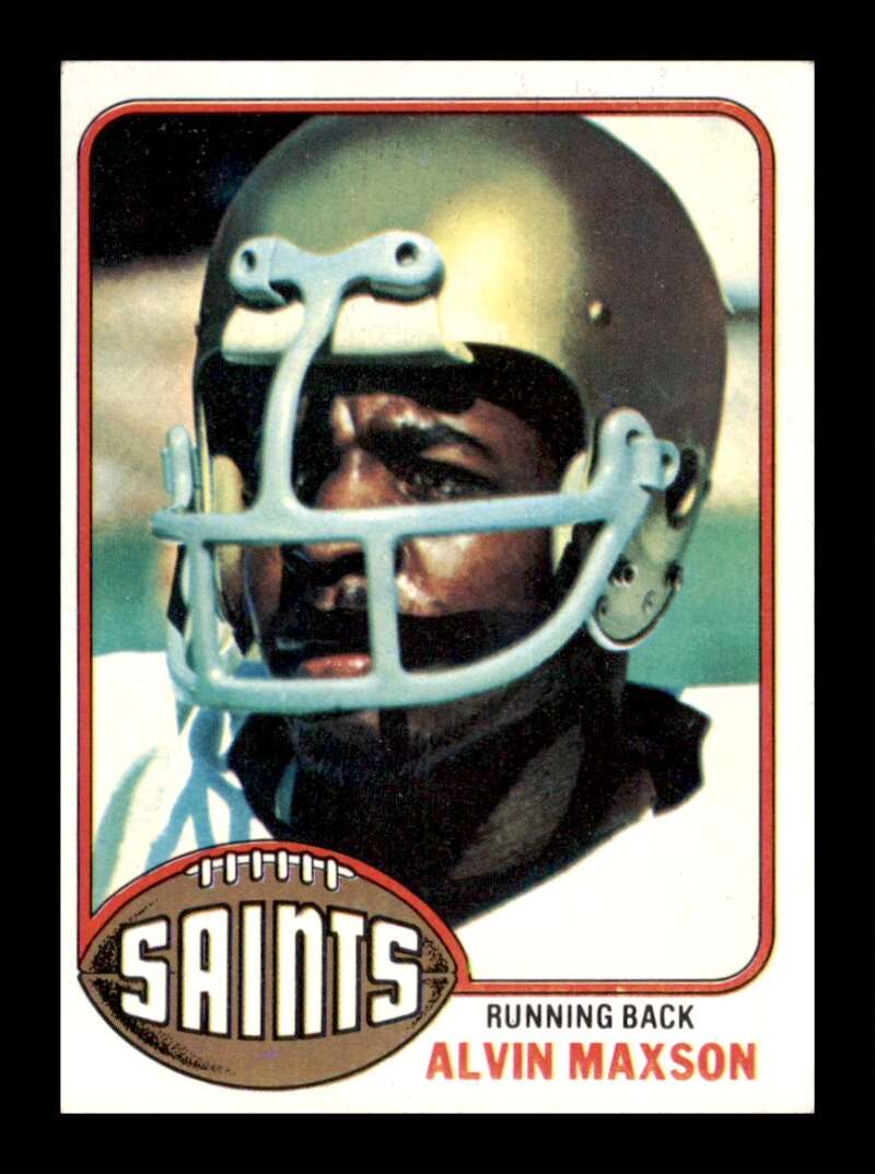 Load image into Gallery viewer, 1976 Topps Alvin Maxson #83 Set Break New Orleans Saints Image 1
