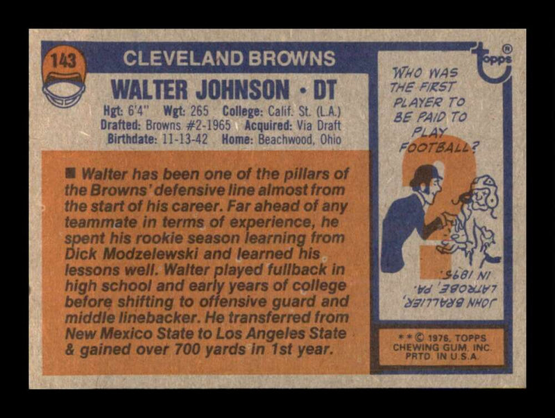 Load image into Gallery viewer, 1976 Topps Walter Johnson #143 Set Break Cleveland Browns Image 2
