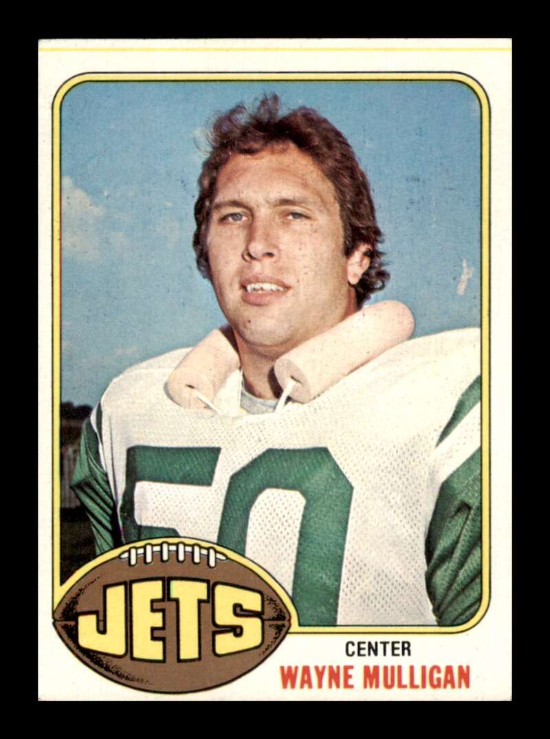 Load image into Gallery viewer, 1976 Topps Wayne Mulligan #398 Set Break New York Jets Image 1
