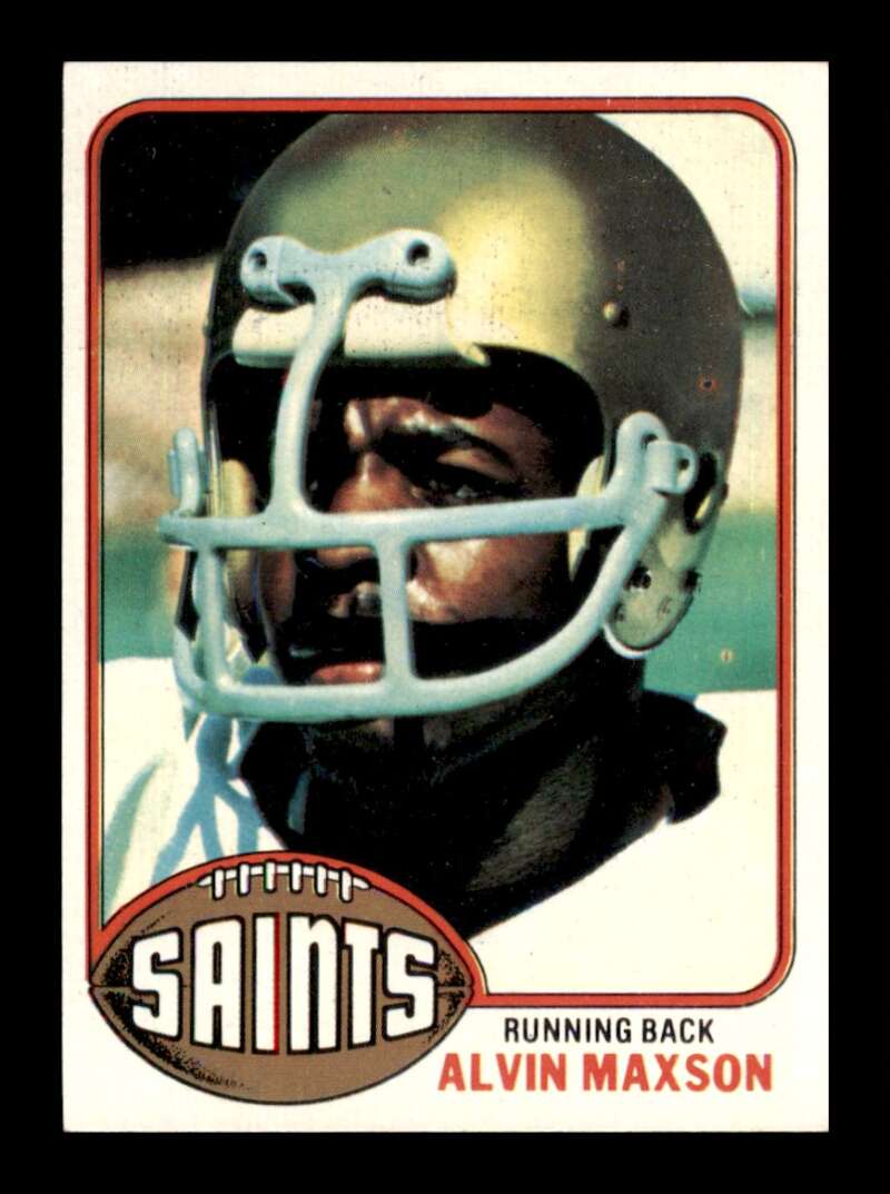 Load image into Gallery viewer, 1976 Topps Alvin Maxson #83 Set Break New Orleans Saints Image 1
