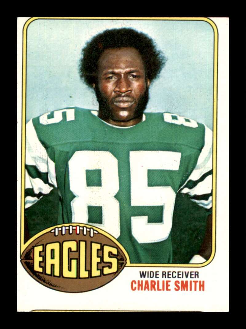 Load image into Gallery viewer, 1976 Topps Charlie Smith #239 Rookie RC Set Break Philadelphia Eagles Image 1
