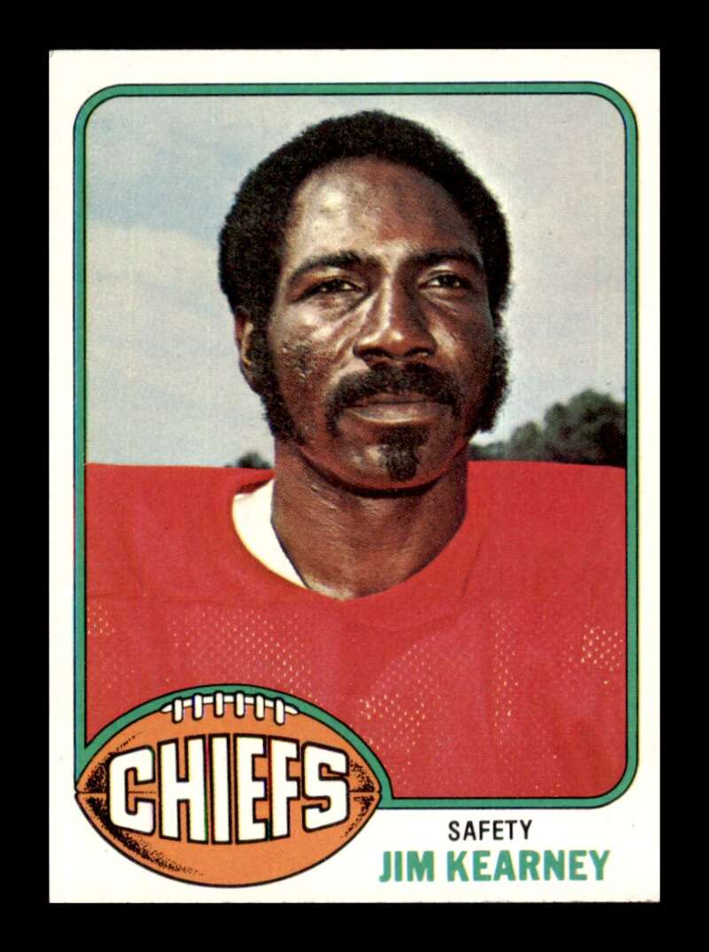 Load image into Gallery viewer, 1976 Topps Jim Kearney #129 Set Break Kansas City Chiefs Image 1
