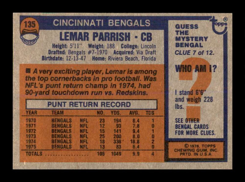 Load image into Gallery viewer, 1976 Topps Lemar Parrish #135 Set Break Cincinnati Bengals Image 2
