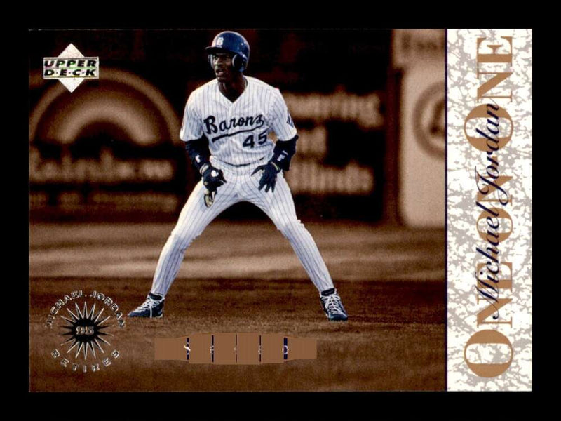 Load image into Gallery viewer, 1995 Upper Deck One On One Michael Jordan #4 Image 1
