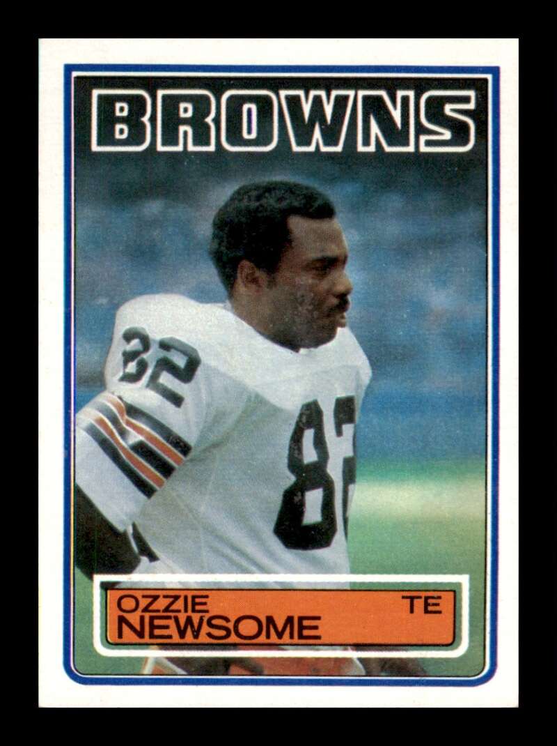 Load image into Gallery viewer, 1983 Topps Ozzie Newsome #254 Cleveland Browns Image 1
