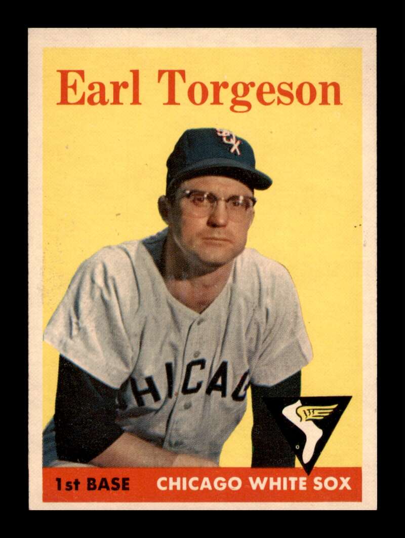 Load image into Gallery viewer, 1958 Topps Earl Torgeson #138 Set Break Wax On Front Chicago White Sox Image 1
