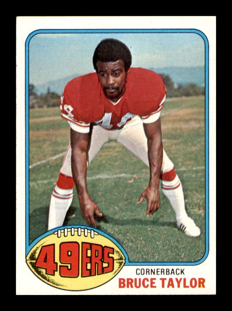 Load image into Gallery viewer, 1976 Topps Bruce Taylor #327 San Francisco 49ers Image 1
