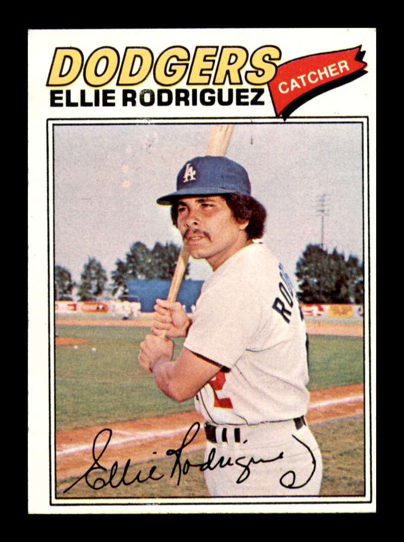 Load image into Gallery viewer, 1977 Topps Ellie Rodriguez #448 Los Angeles Dodgers Image 1
